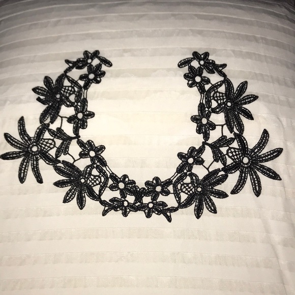 New set of three black lace appliqués. - Picture 7 of 8